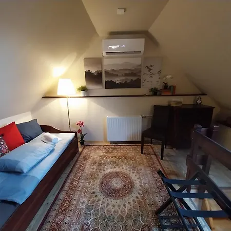 Apartment Garden Zebegeny